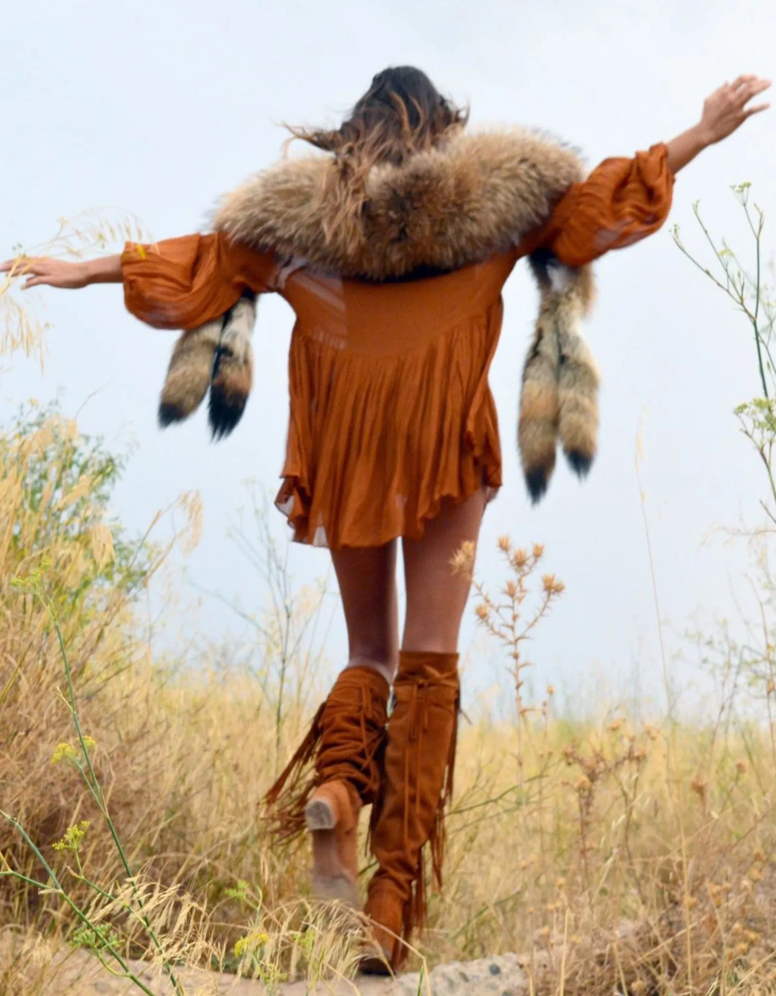 Fur Collar with Tails in Tan
