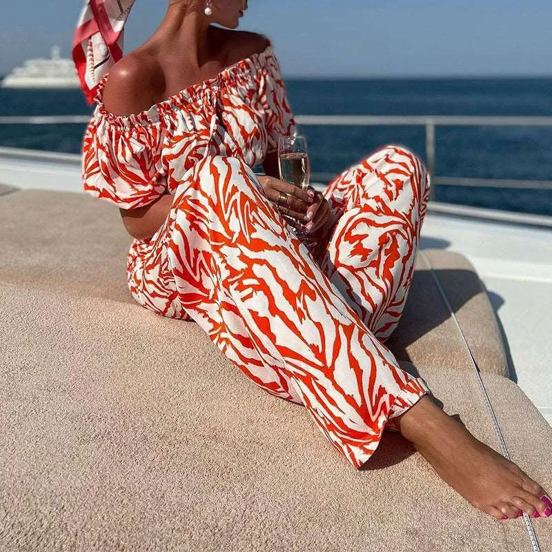 Women's Off-shoulder Short-sleeved Top and Pants Two-piece Outfit Set